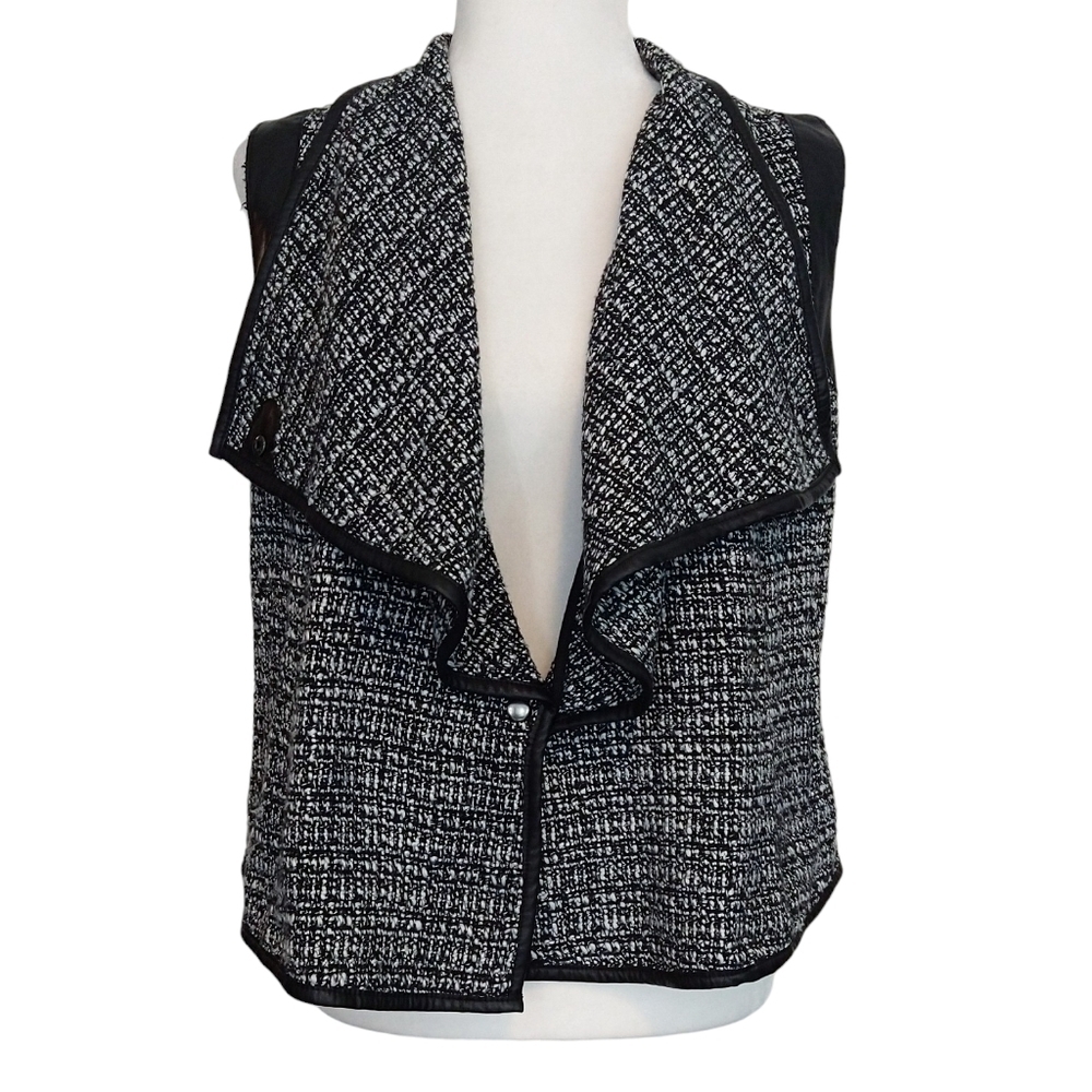 Kut from the Kloth Veronica Black White Tweed Open Front Vest Faux Leather Trim